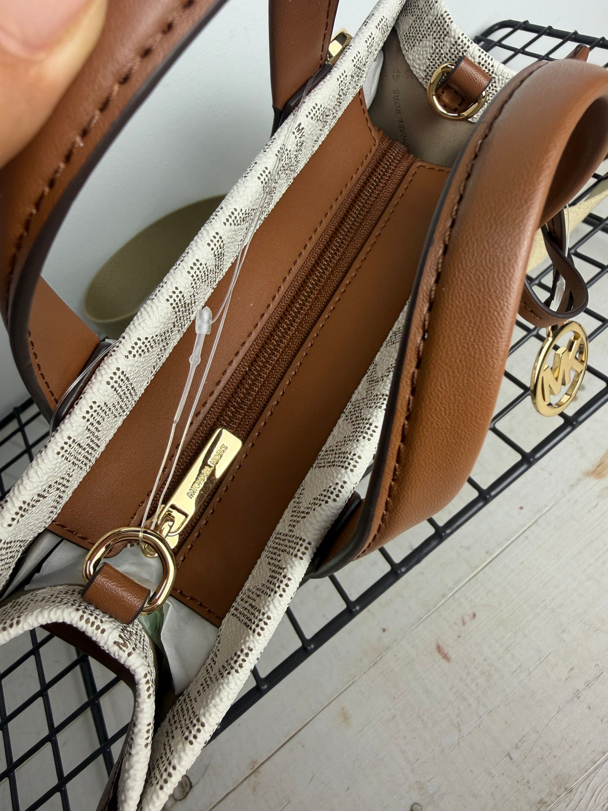 Michael Kors Gigi Medium  – Vanilla/Luggage