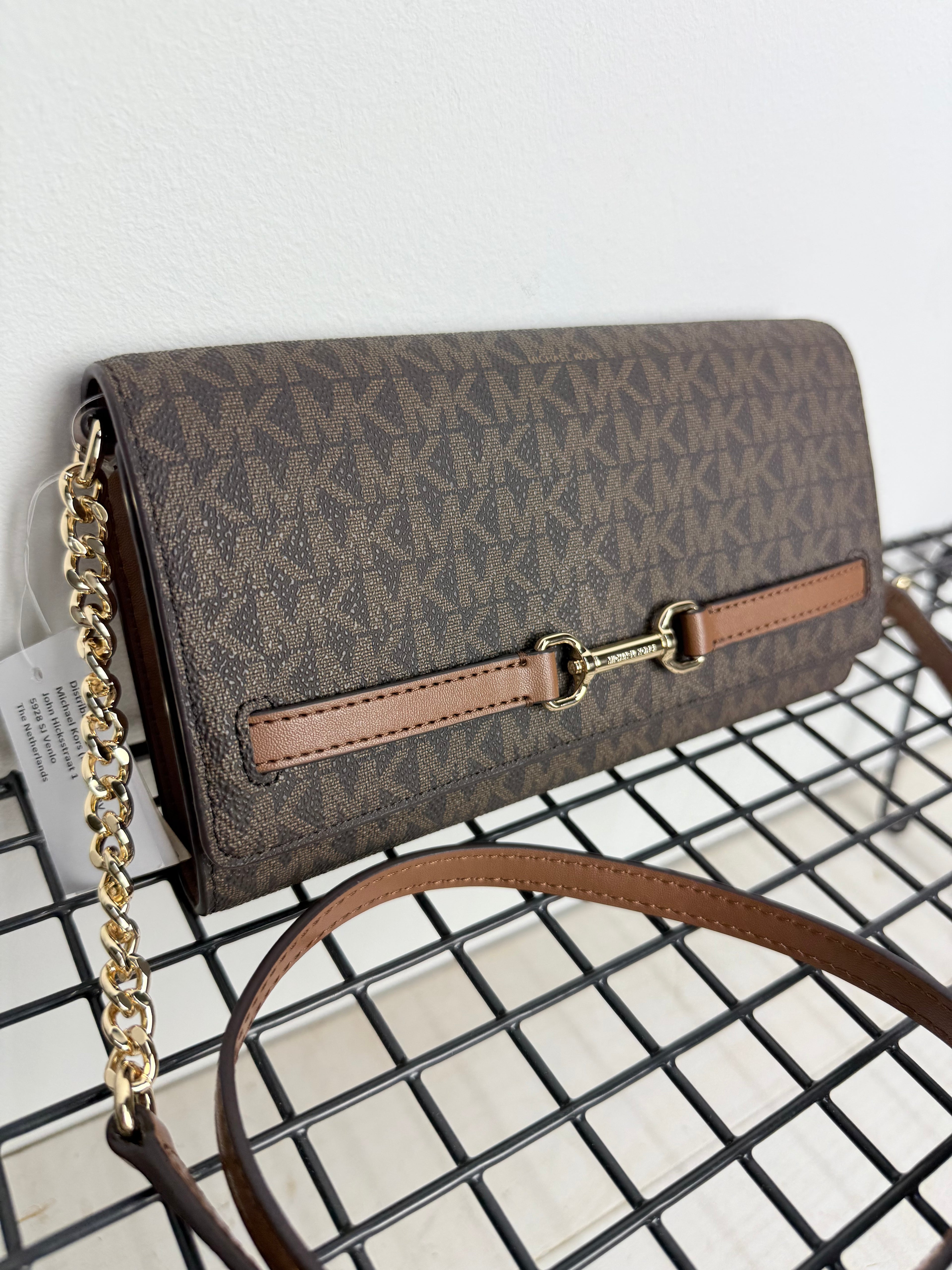 Michael Kors Carson LG Wallet on a Chain (bandolera móvil )