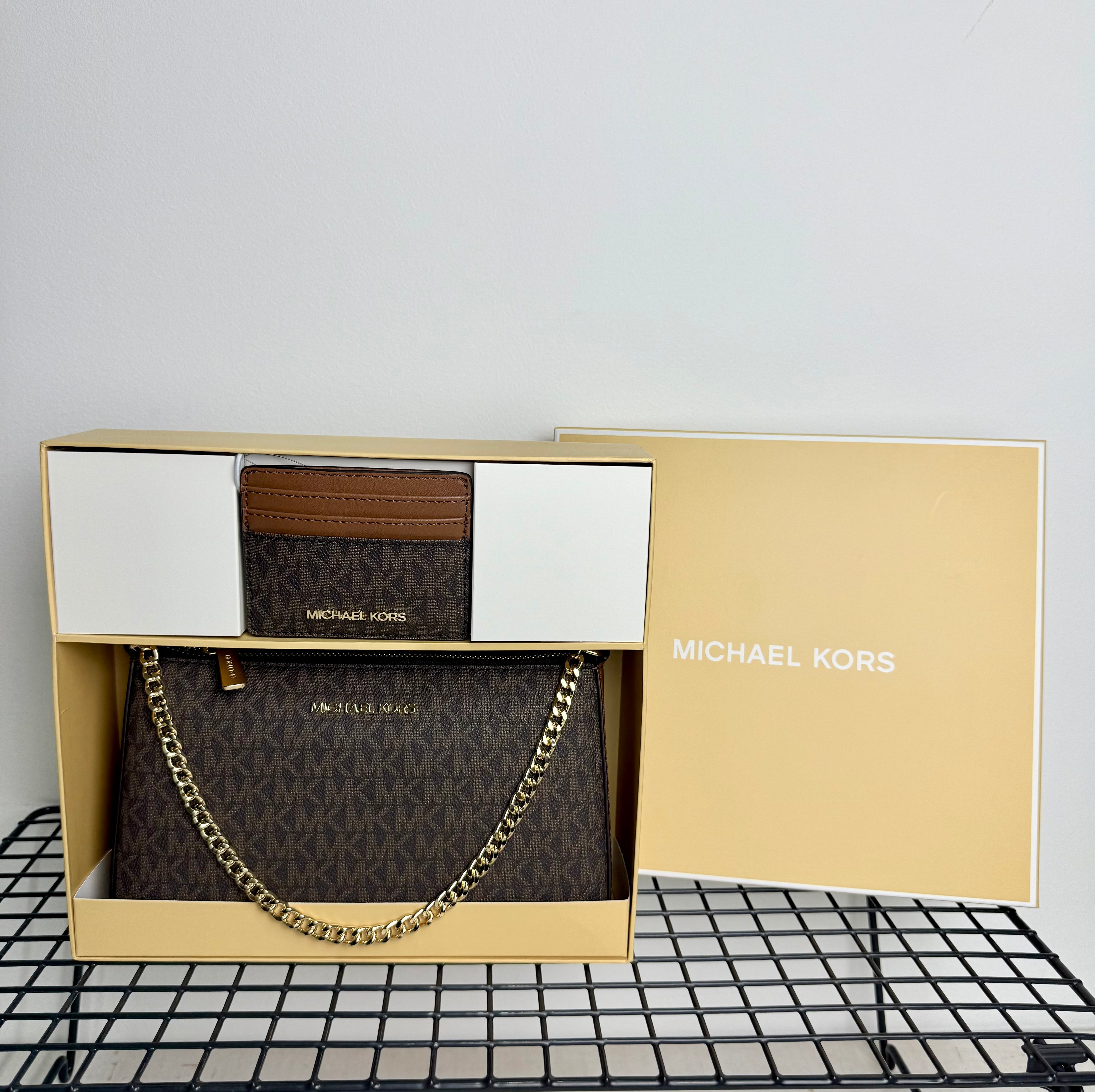 Michael Kors Gift Set – Crossbody + Wallet ( set bandolera mediana y tarjetero )