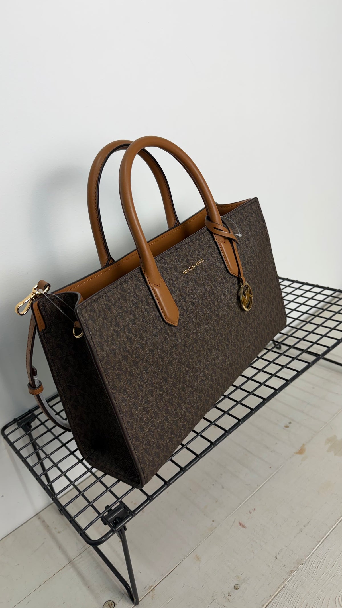 Bolso Michael Kors Scarlett Medium – marrón logo