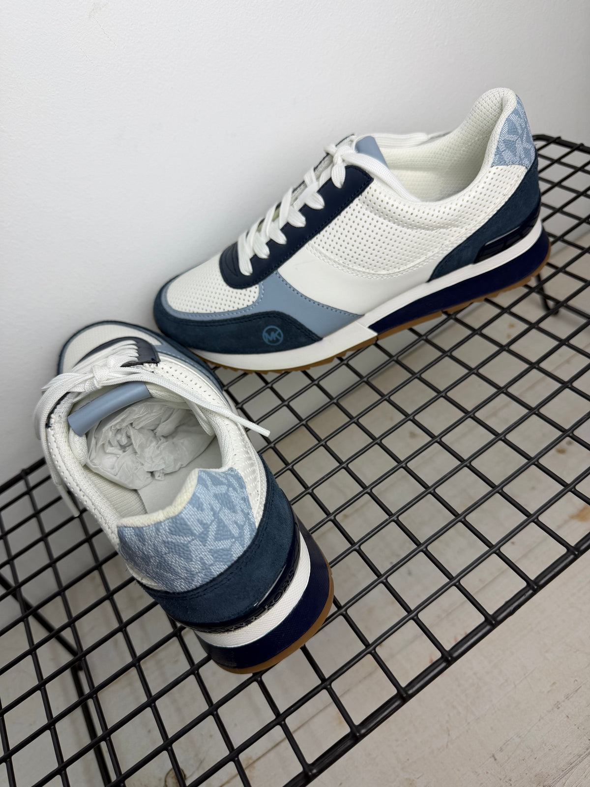 Zapatillas Michael Kors Andi Trainer – Blanco y Azul
