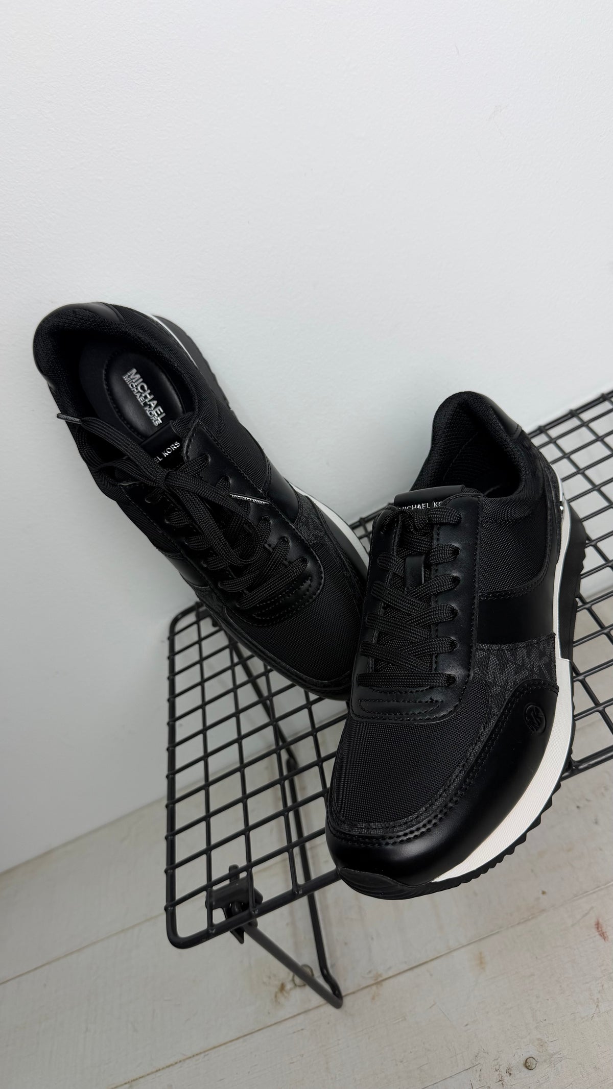 Deportivas Michael Kors Andi Trainer – negro