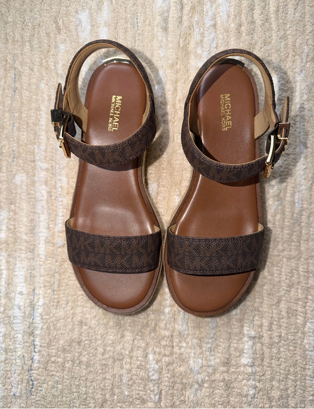 Sandalia esparto Michael Kors marrón logotipo