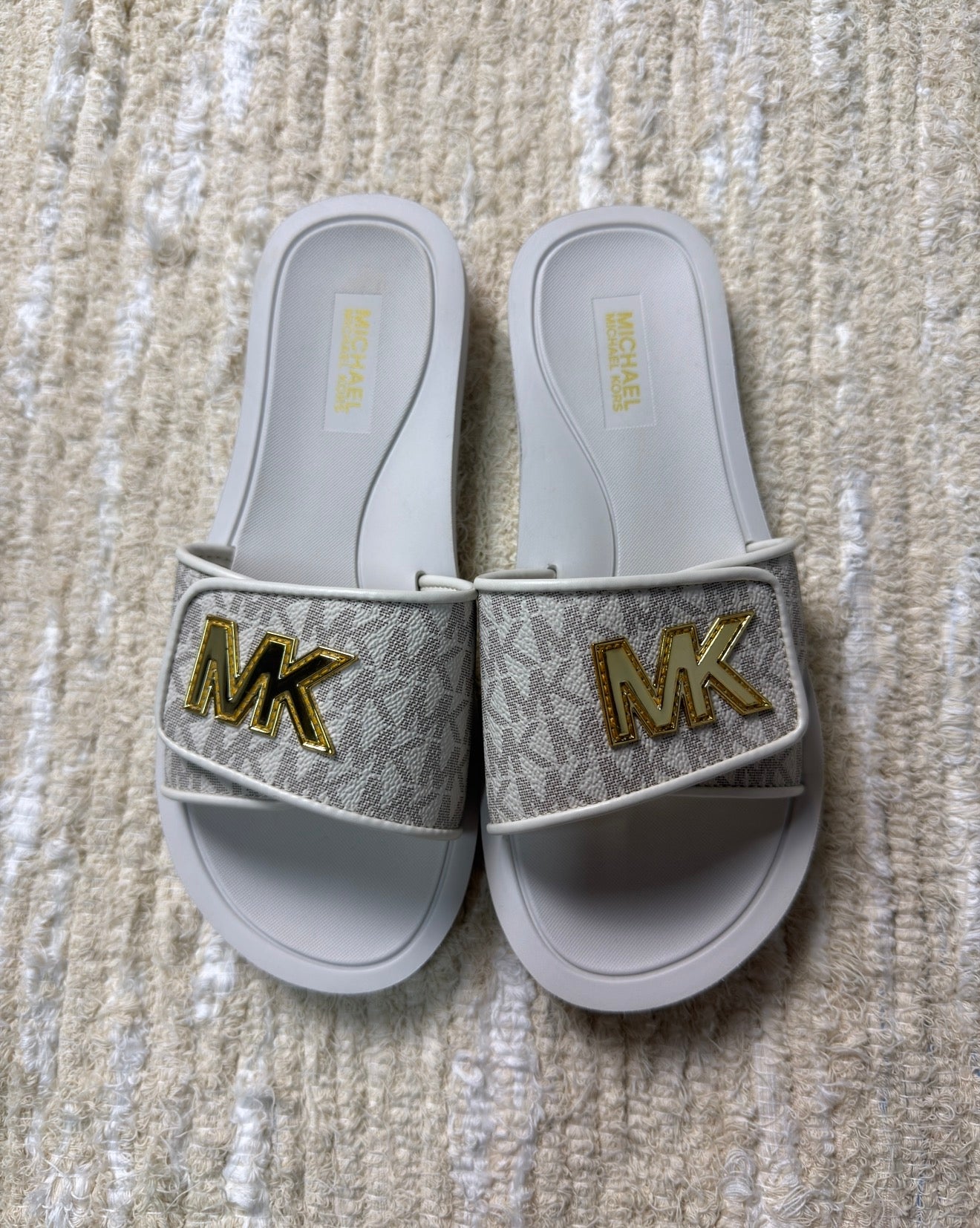 Chancla pala Michael Kors vainilla logo