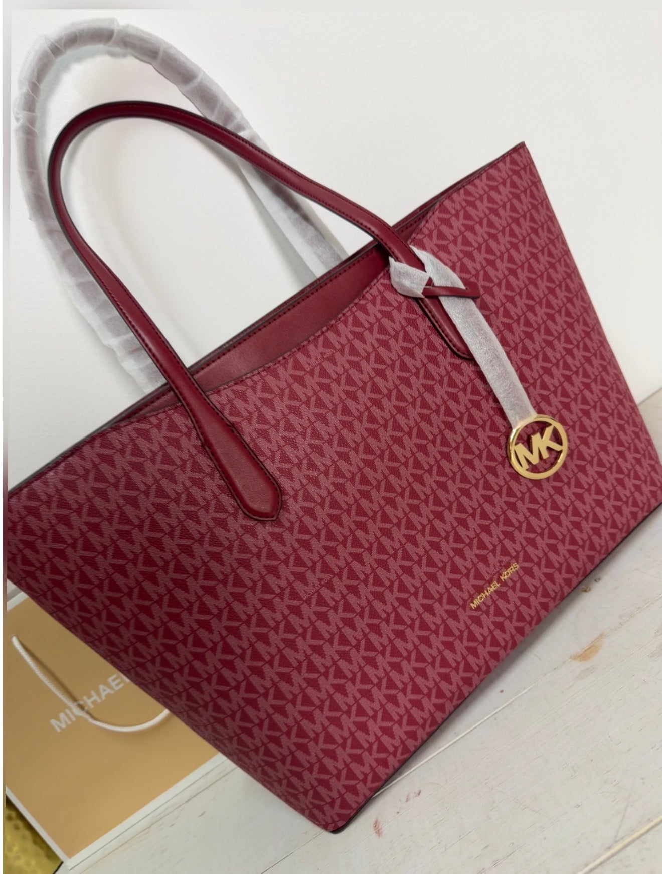 Tote Michael Kors monogram burdeos