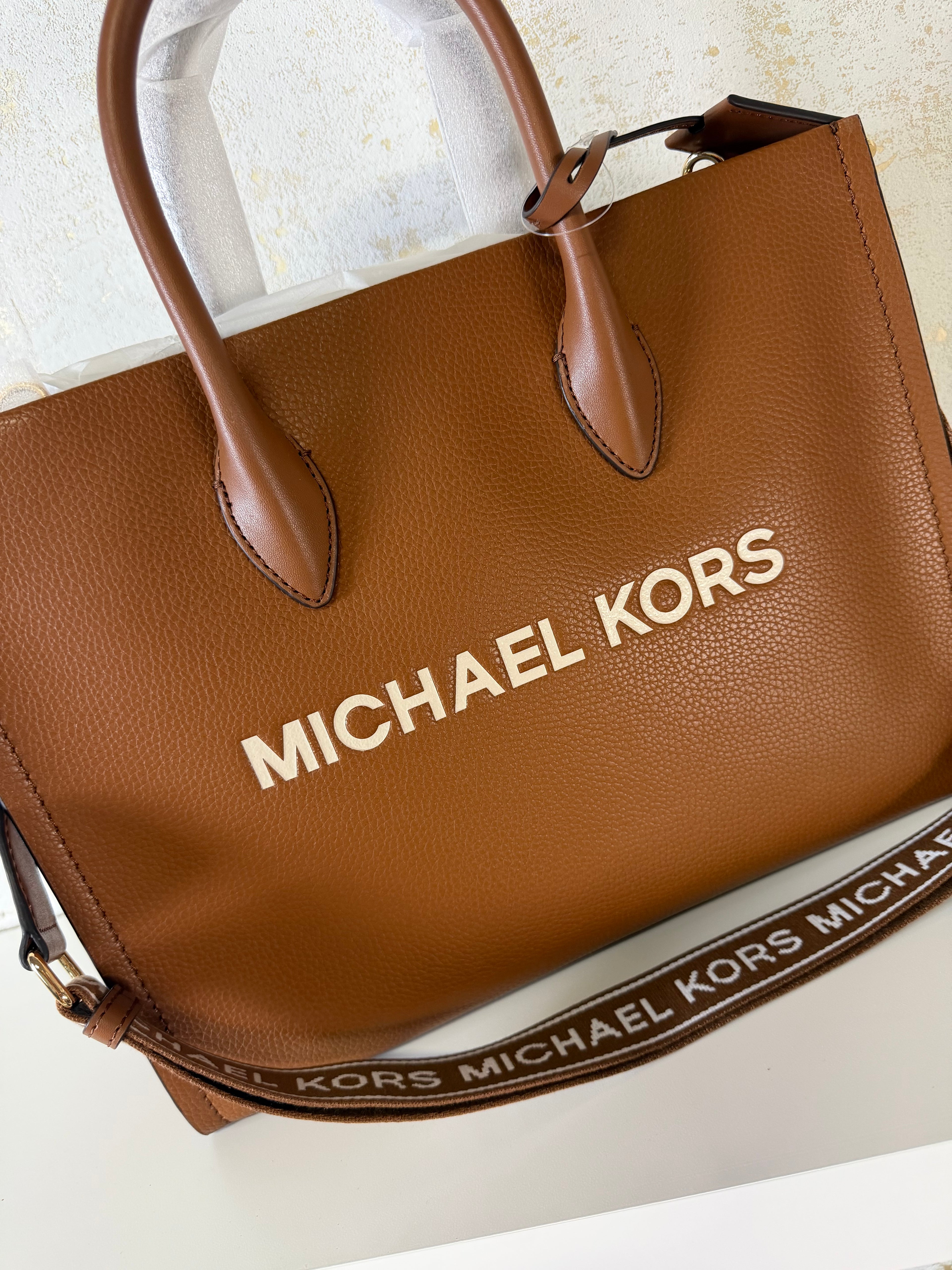 Bolso Michael Kors Mirella tote en color marrón cuero